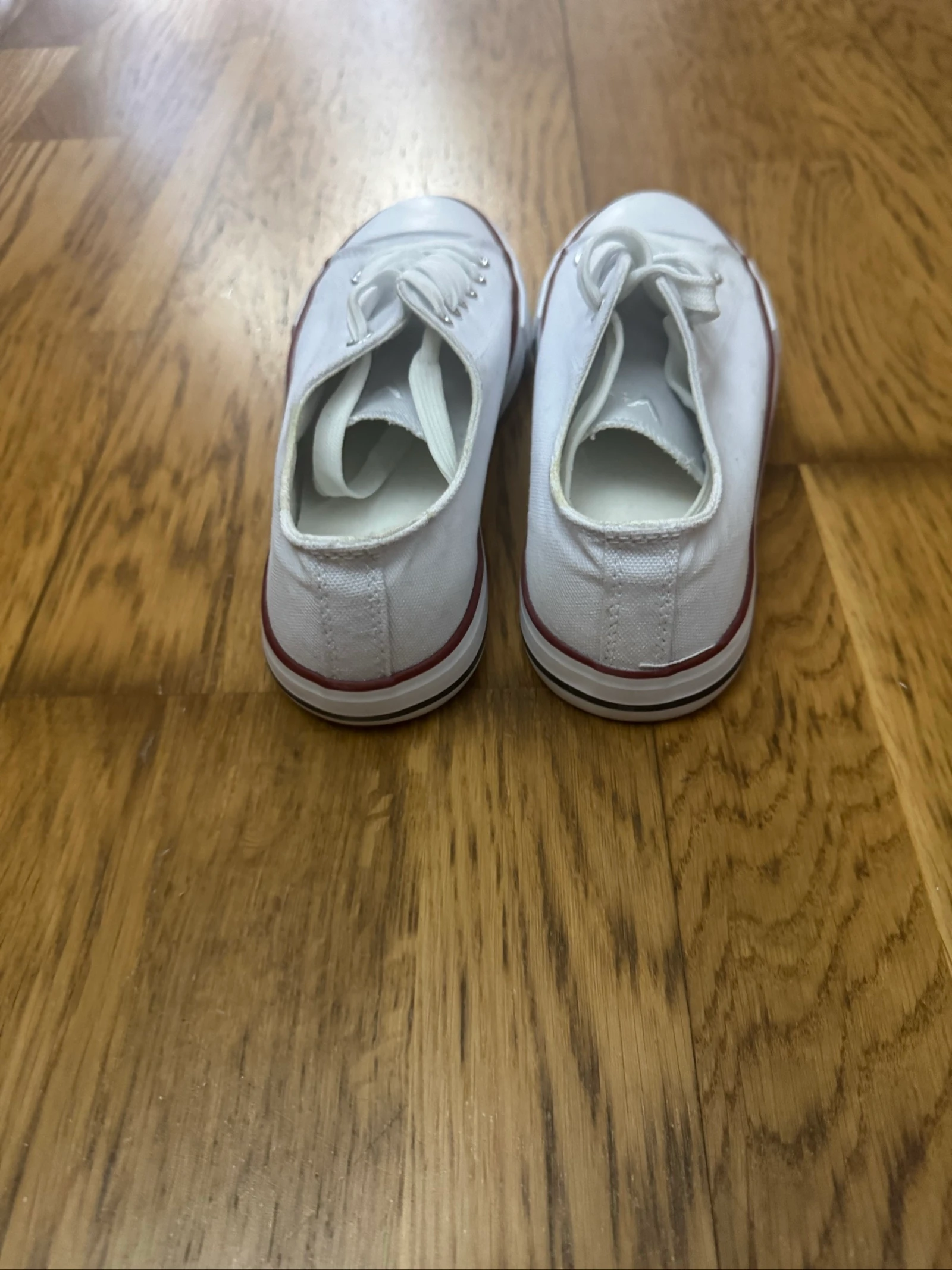 Tênis brancos estilo Converse – photo 4